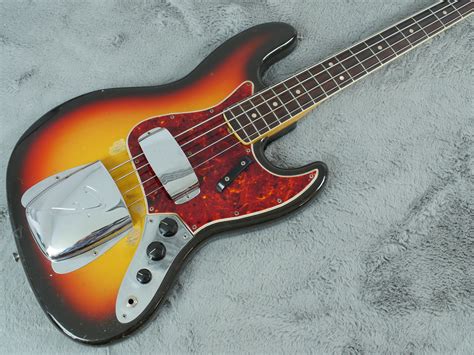 1966 fender jazz bass sunburst.